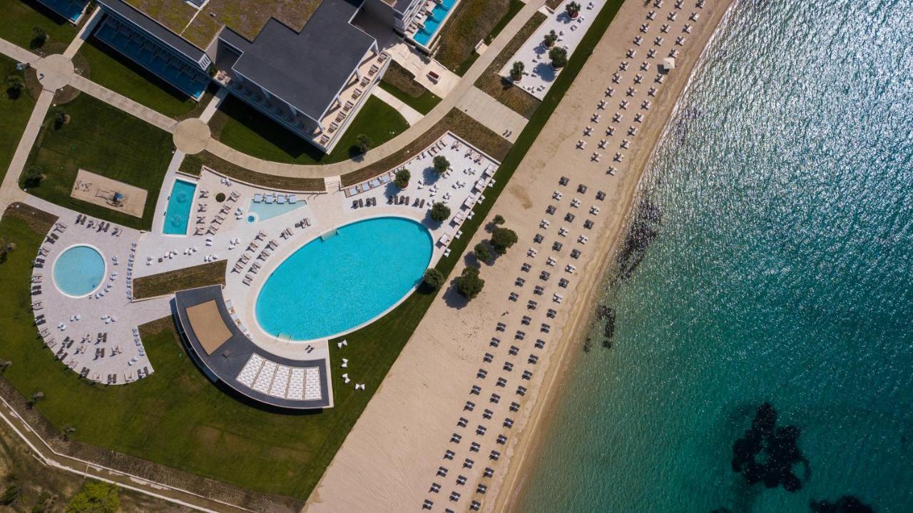 Ammoa Luxury Hotel & Spa Resort Nikiti  Exterior foto Aerial view of the hotel
