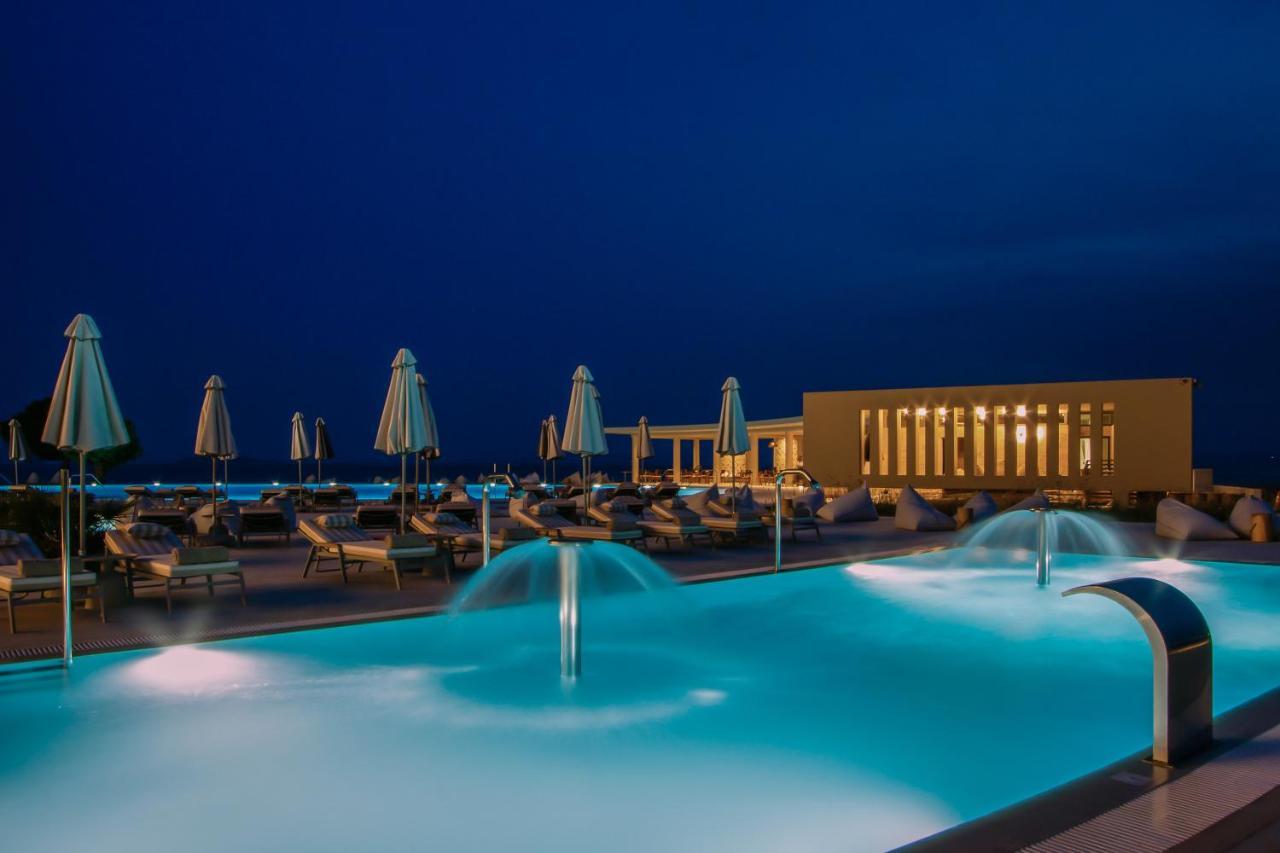 Ammoa Luxury Hotel & Spa Resort Nikiti  Exterior foto The swimming pool at the hotel