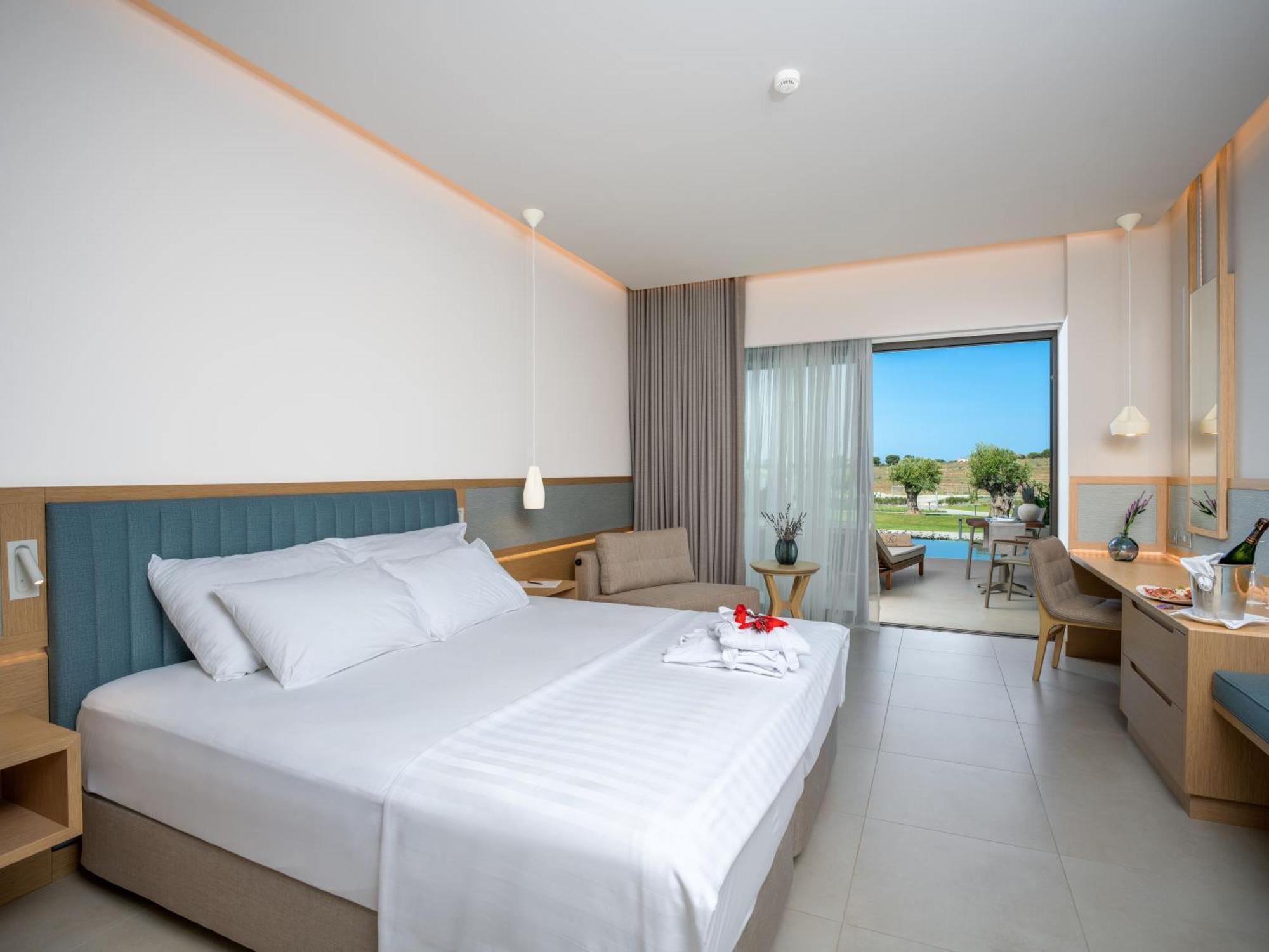 Ammoa Luxury Hotel & Spa Resort Nikiti  Exterior foto A room at the hotel