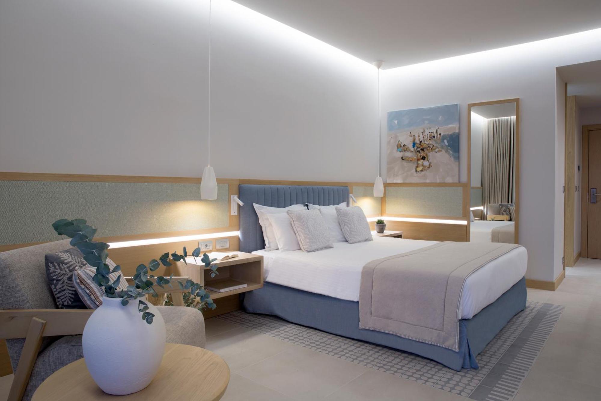 Ammoa Luxury Hotel & Spa Resort Nikiti  Exterior foto A bedroom at the hotel